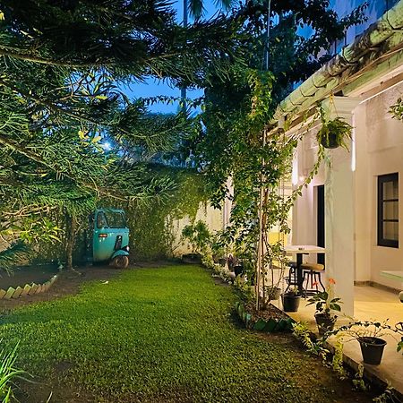 Clock Inn Dehiwala Exterior foto
